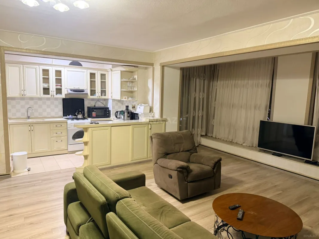 Kirayə verilir 2 otaqlı mənzil 110 m²