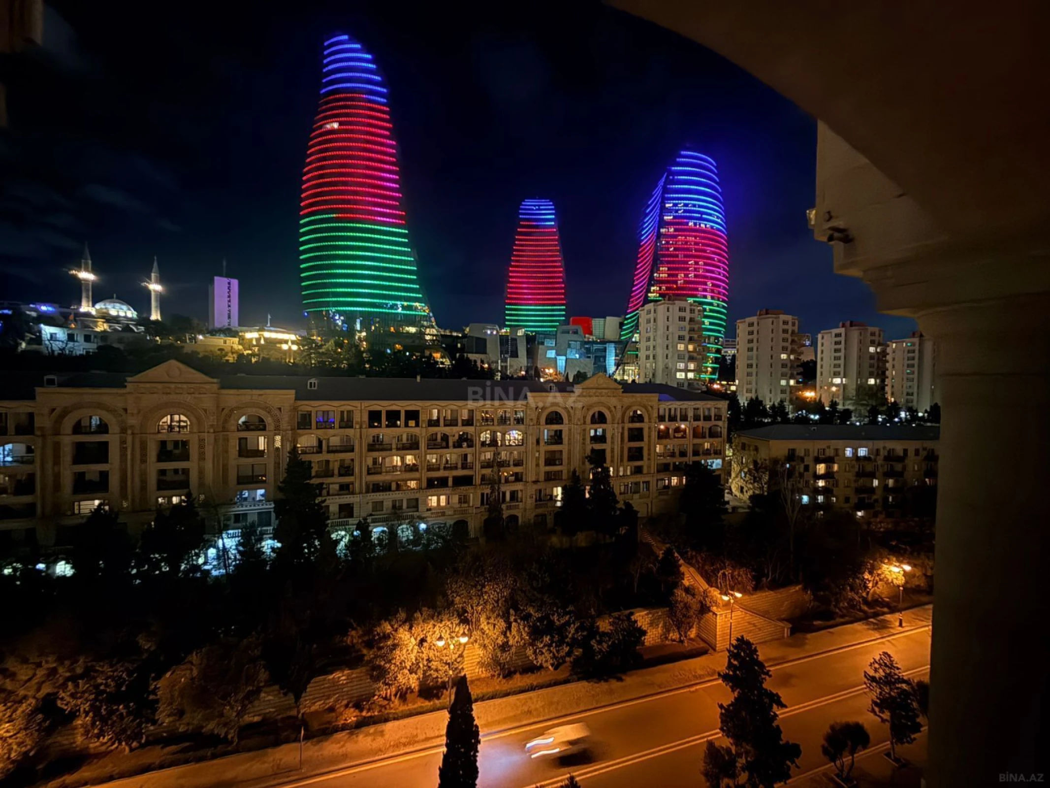 Kirayə verilir 2 otaqlı mənzil 110 m²