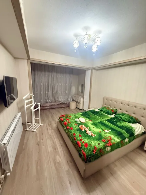 Kirayə verilir 2 otaqlı mənzil 110 m²
