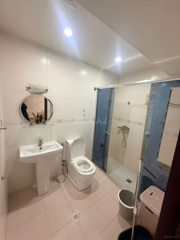 Kirayə verilir 2 otaqlı mənzil 110 m²