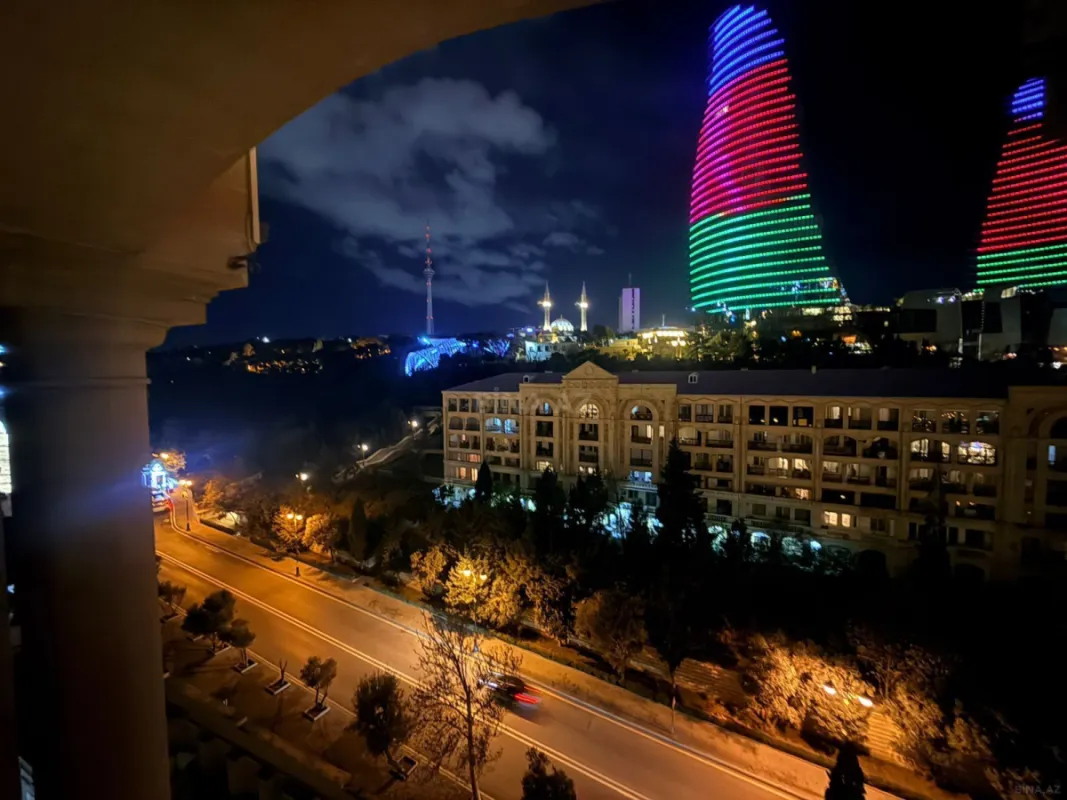 Kirayə verilir 2 otaqlı mənzil 110 m²