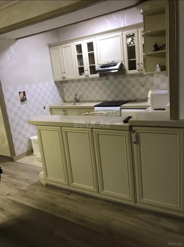 Kirayə verilir 2 otaqlı mənzil 110 m²