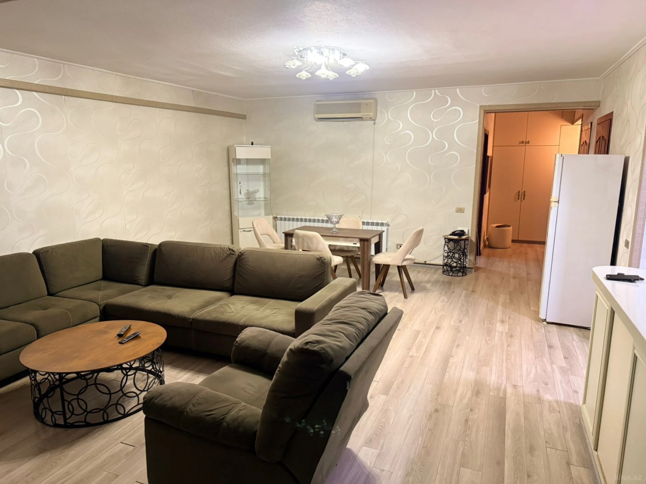 Kirayə verilir 2 otaqlı mənzil 110 m²