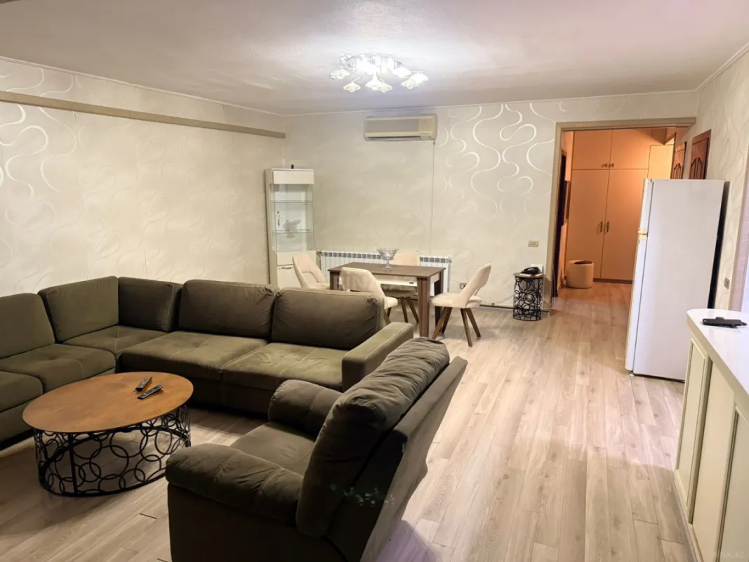 Kirayə verilir 2 otaqlı mənzil 110 m²