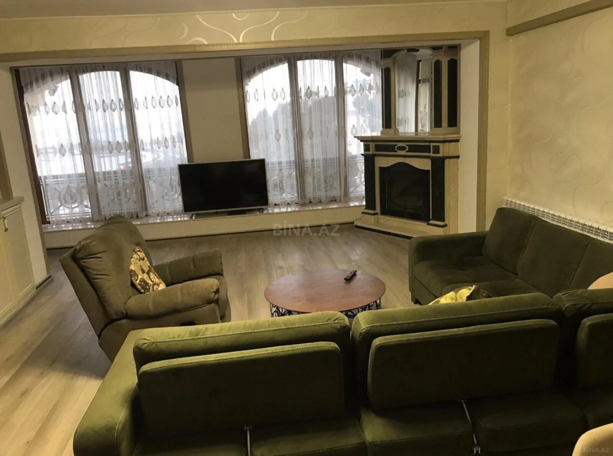 Kirayə verilir 2 otaqlı mənzil 110 m²