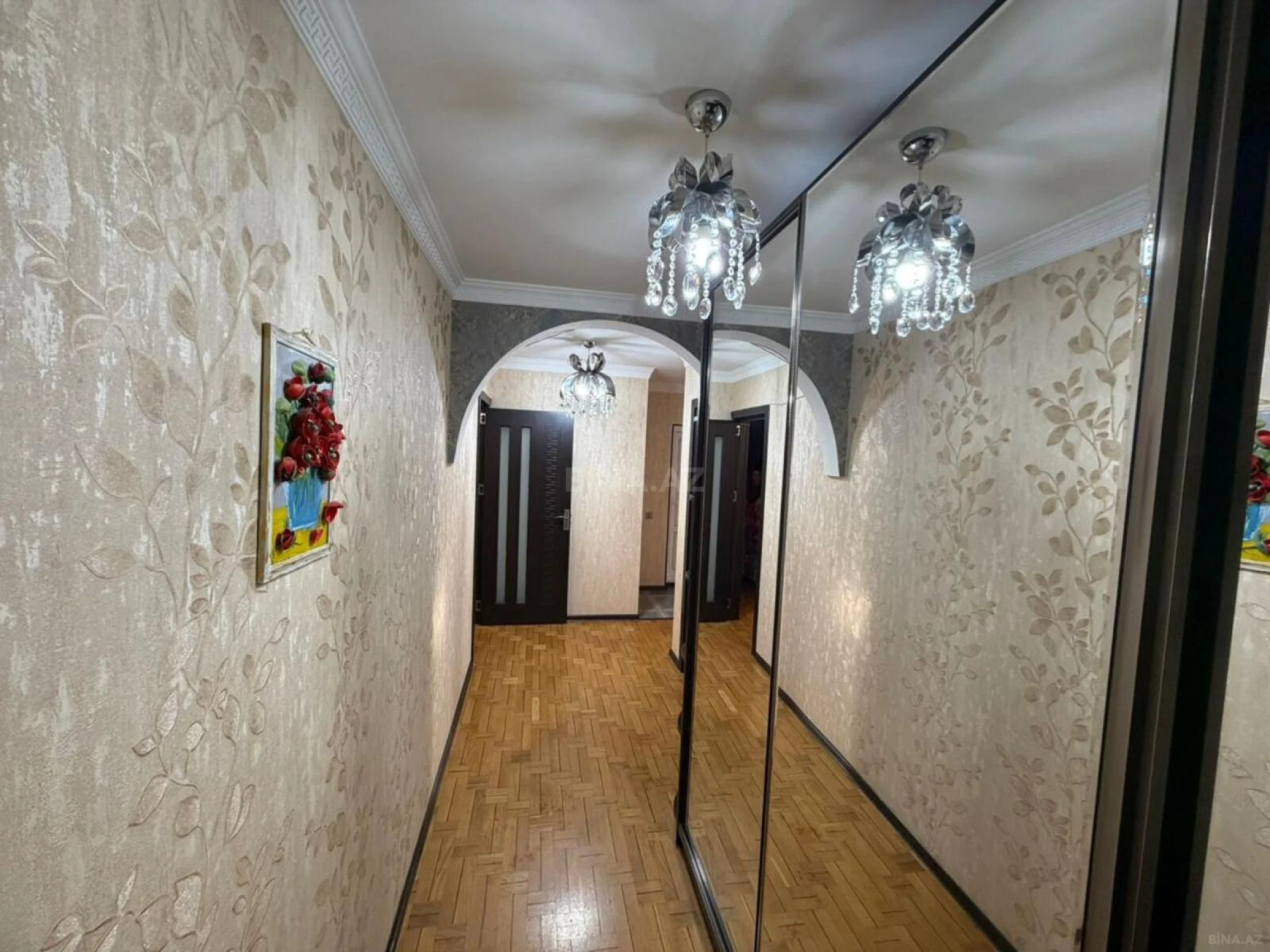 Satılır 5 otaqlı mənzil 130 m²