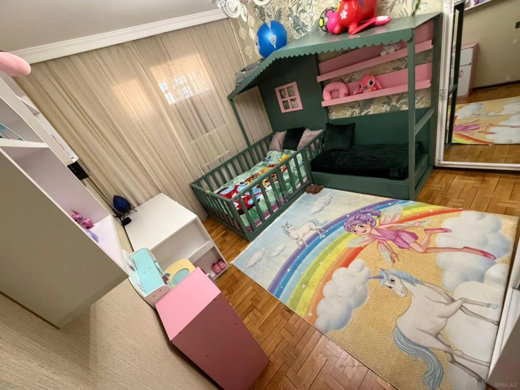 Satılır 5 otaqlı mənzil 130 m²