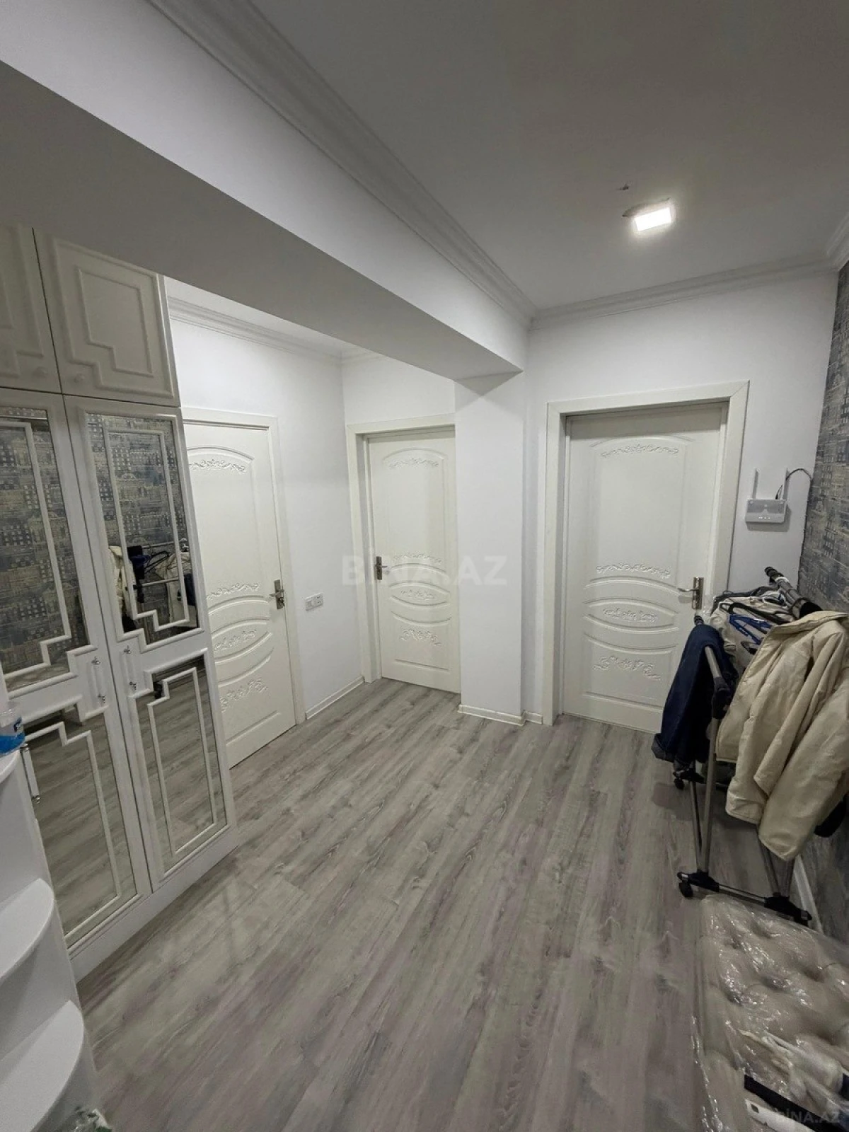 Satılır 1 otaqlı mənzil 55 m²