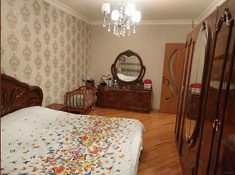 Satılır 4 otaqlı mənzil 100 m²