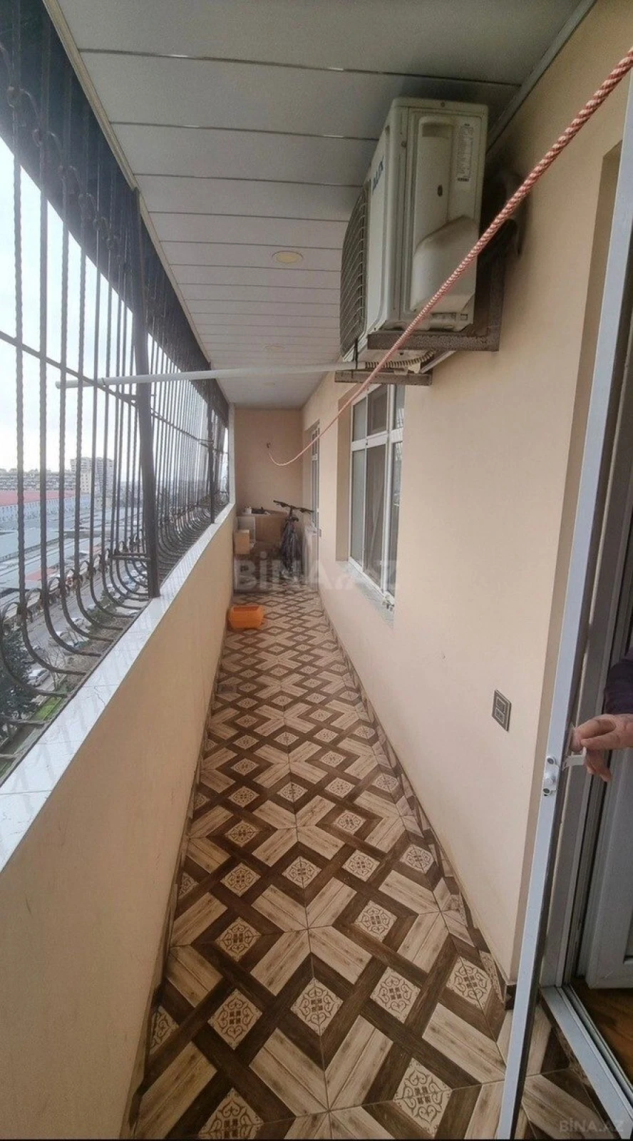 Satılır 4 otaqlı mənzil 100 m²