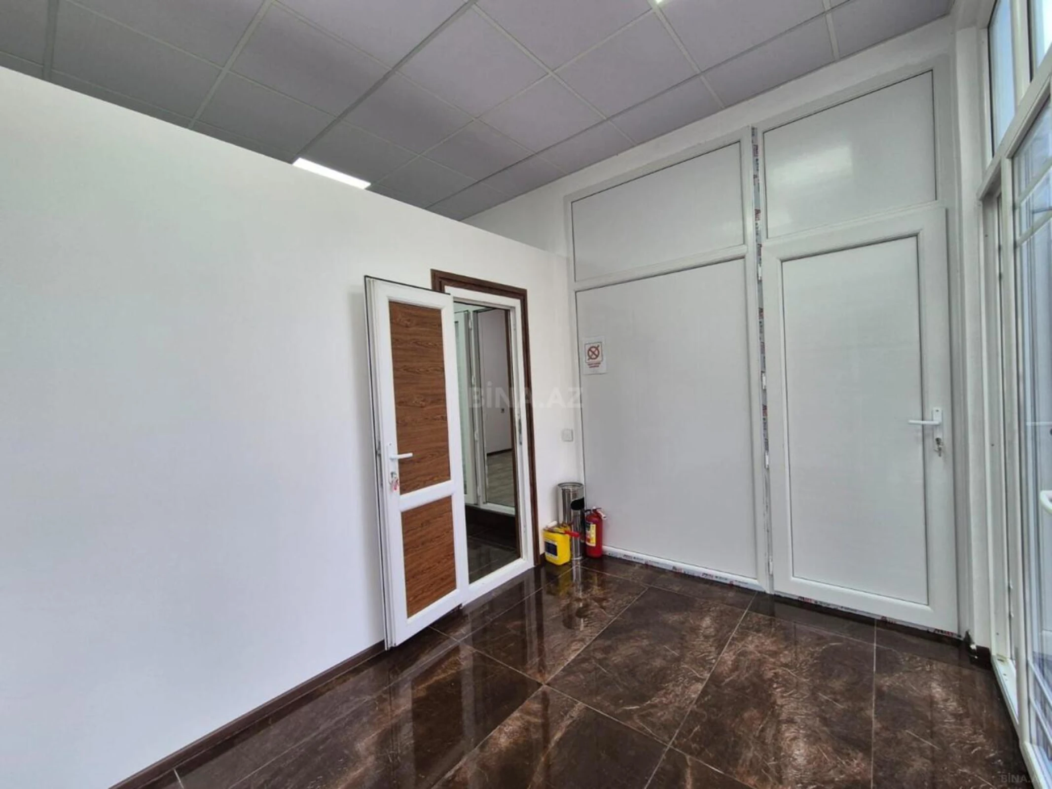 Kirayə verilir 4 otaqlı ofis 70 m²