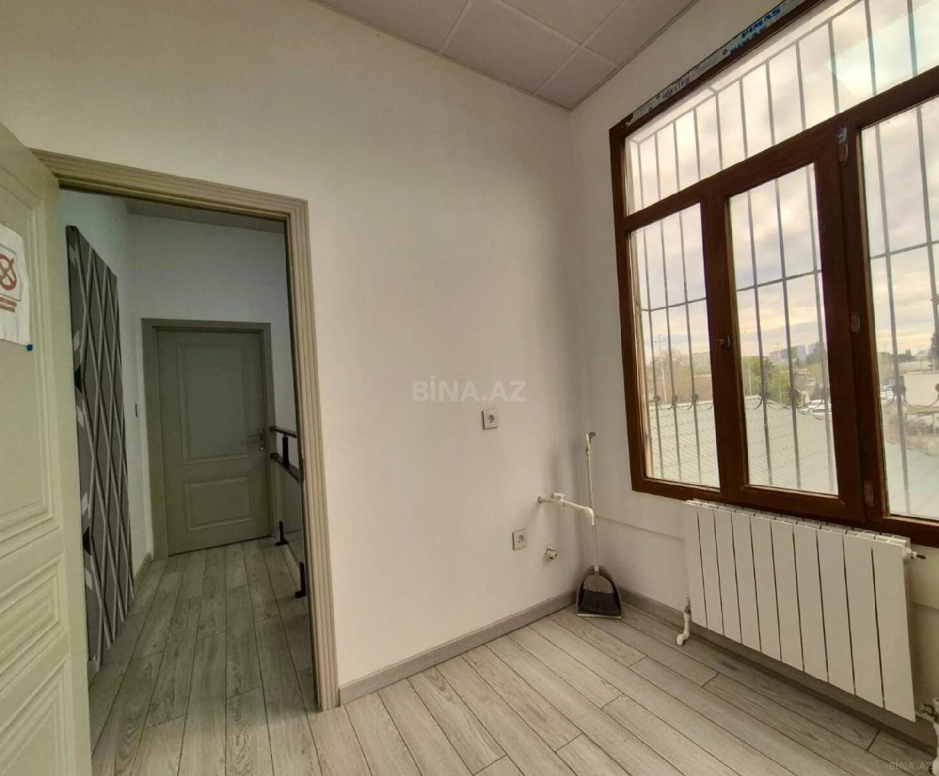 Kirayə verilir 4 otaqlı ofis 70 m²