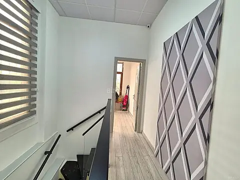 Kirayə verilir 4 otaqlı ofis 70 m²