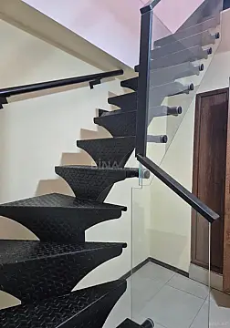 Kirayə verilir 4 otaqlı ofis 70 m²