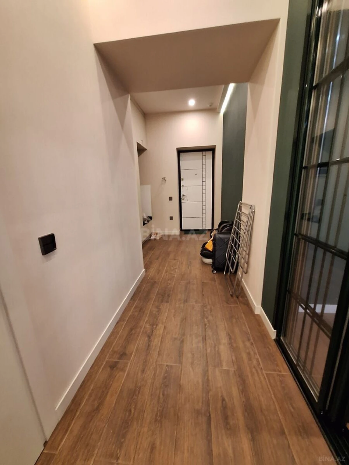 Kirayə verilir 2 otaqlı mənzil 105 m²