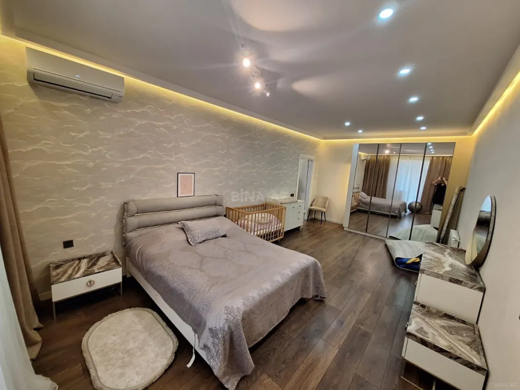 Kirayə verilir 2 otaqlı mənzil 105 m²