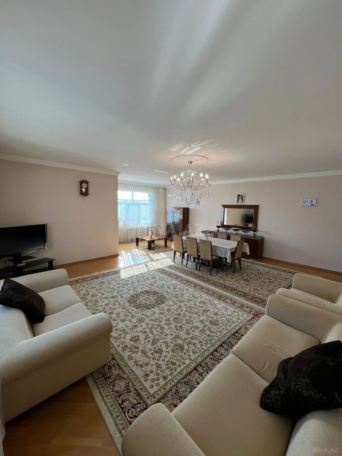 Satılır 3 otaqlı mənzil 167 m²