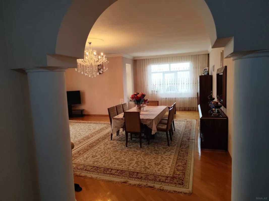 Satılır 3 otaqlı mənzil 167 m²