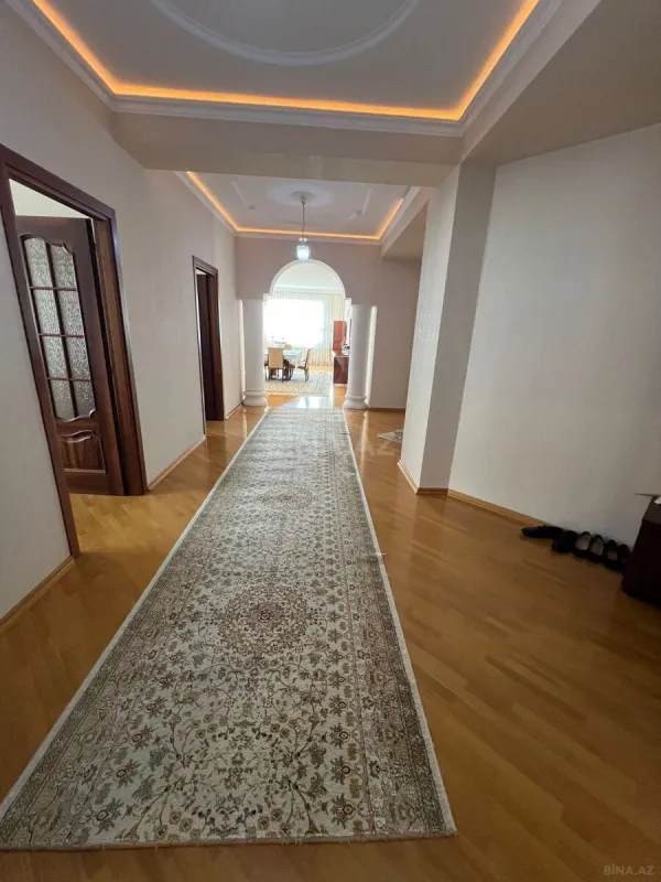 Satılır 3 otaqlı mənzil 167 m²