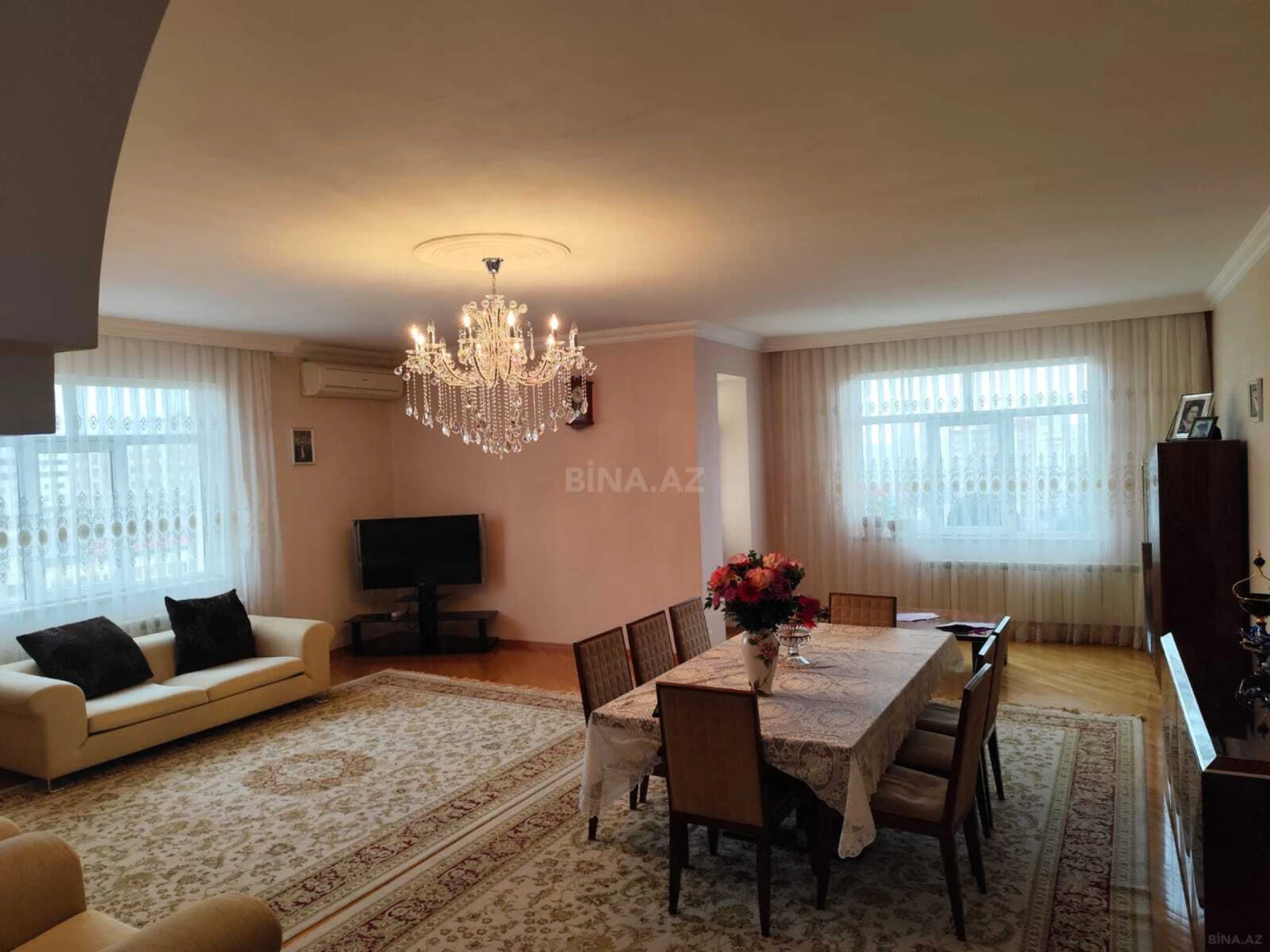 Satılır 3 otaqlı mənzil 167 m²