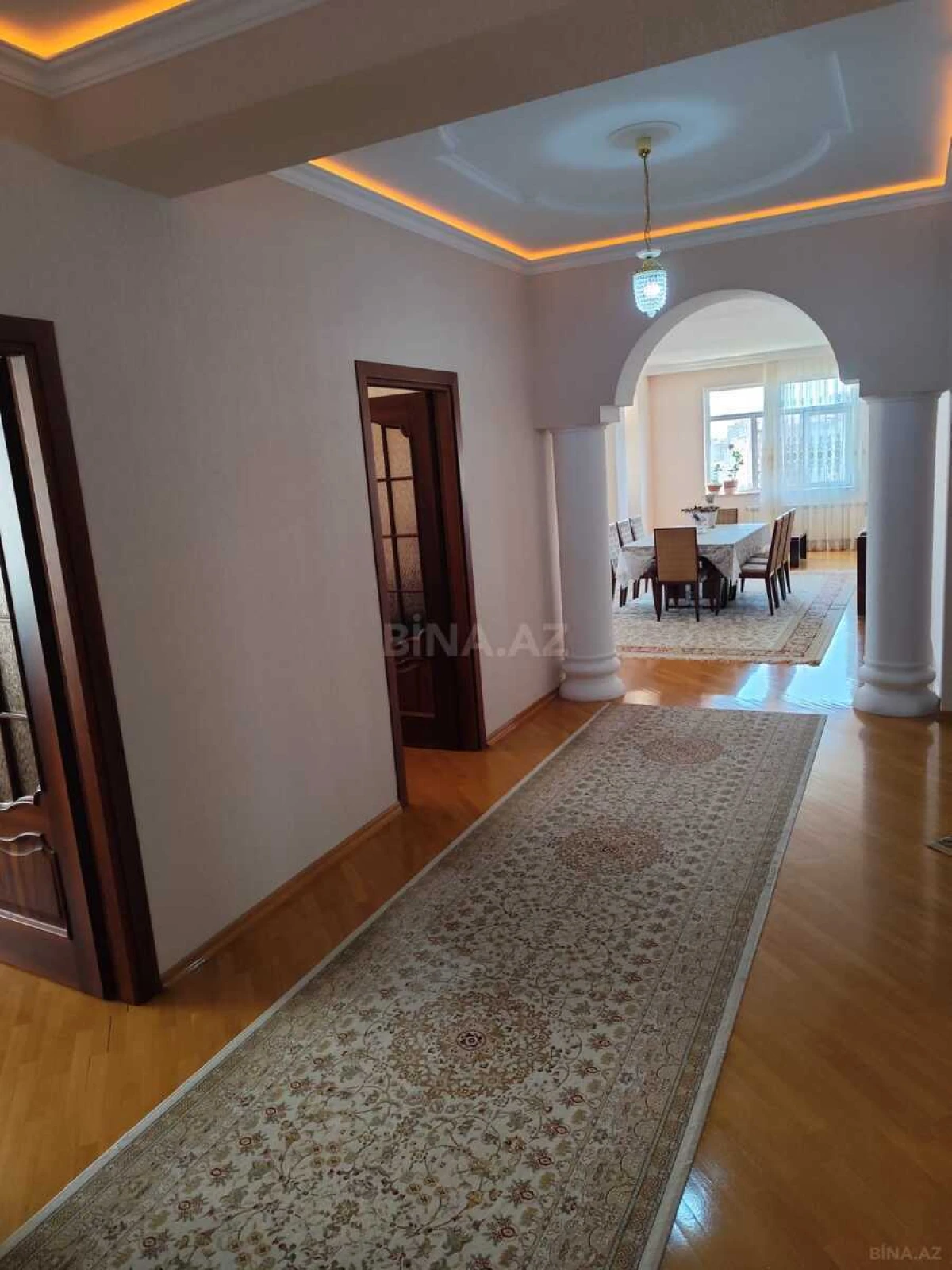 Satılır 3 otaqlı mənzil 167 m²