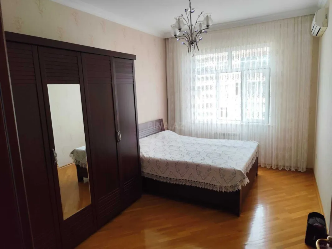 Satılır 3 otaqlı mənzil 167 m²