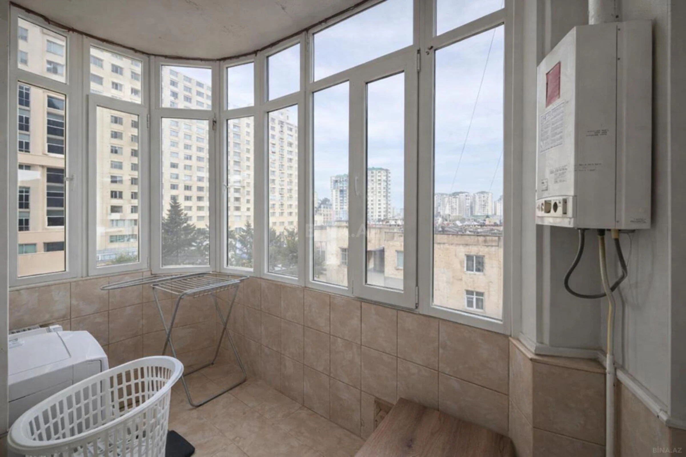 Satılır 3 otaqlı mənzil 105 m²