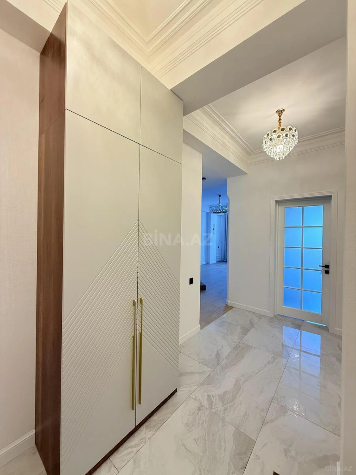 Satılır 3 otaqlı mənzil 101 m²