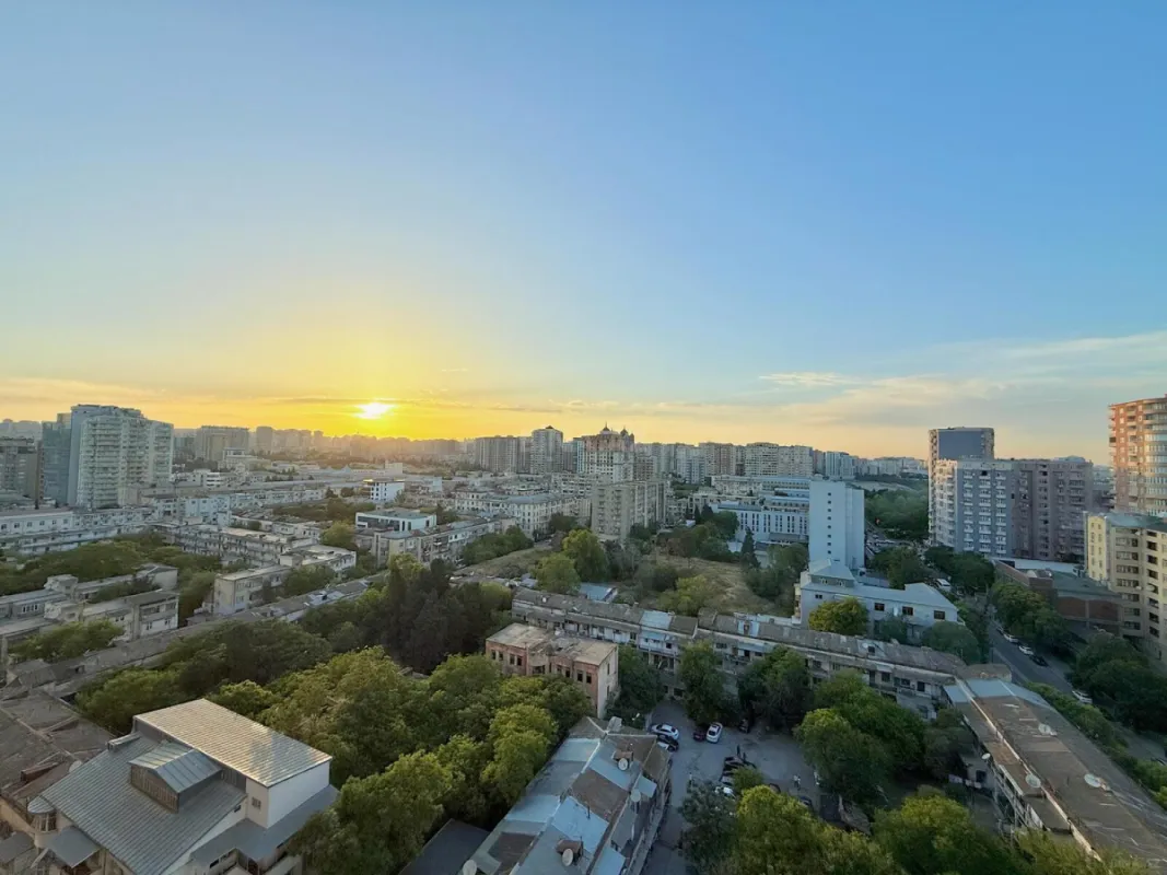 Satılır 3 otaqlı mənzil 101 m²