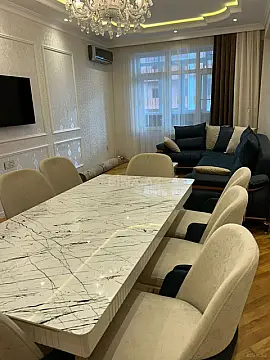 Satılır 3 otaqlı mənzil 136 m²