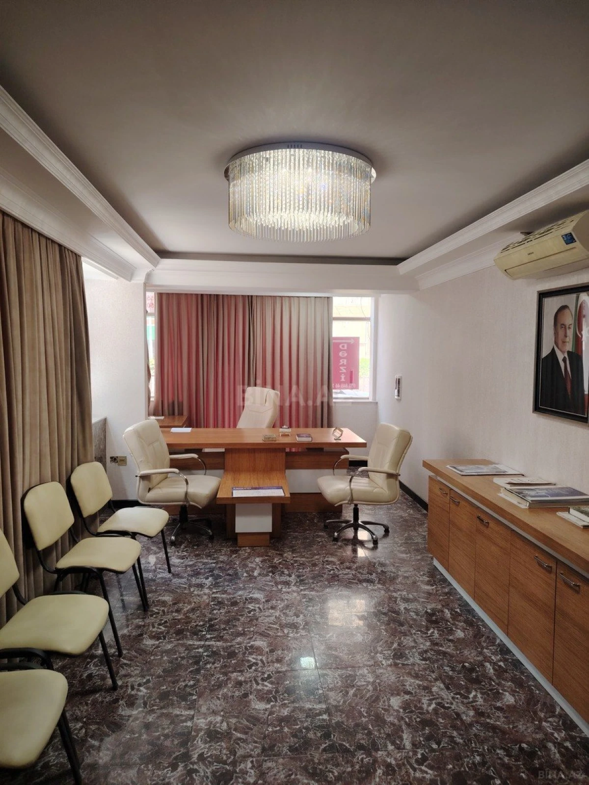 Kirayə verilir 7 otaqlı ofis 210 m²