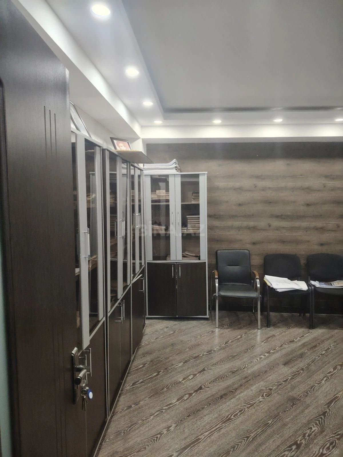 Kirayə verilir 7 otaqlı ofis 210 m²