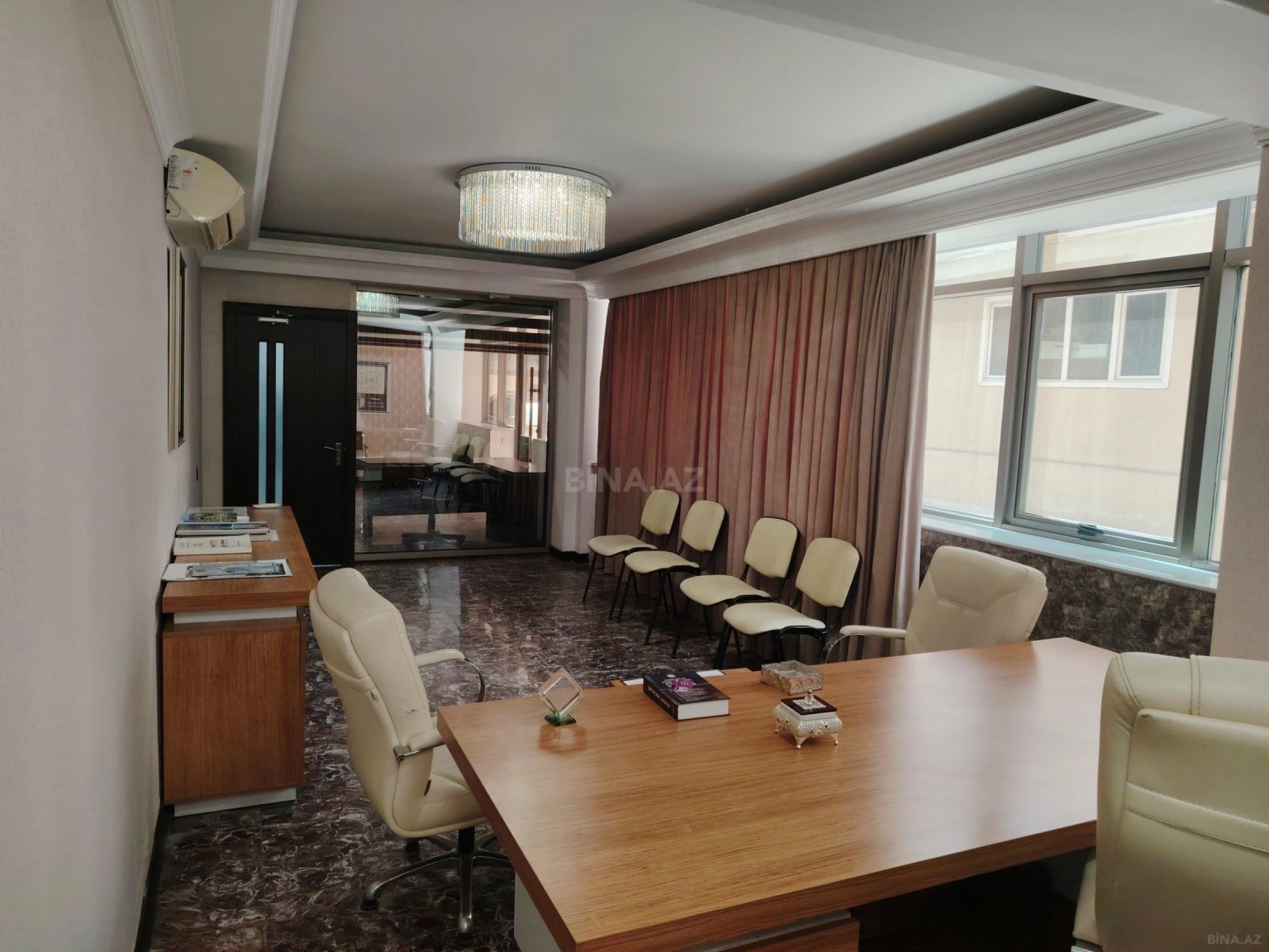 Kirayə verilir 7 otaqlı ofis 210 m²