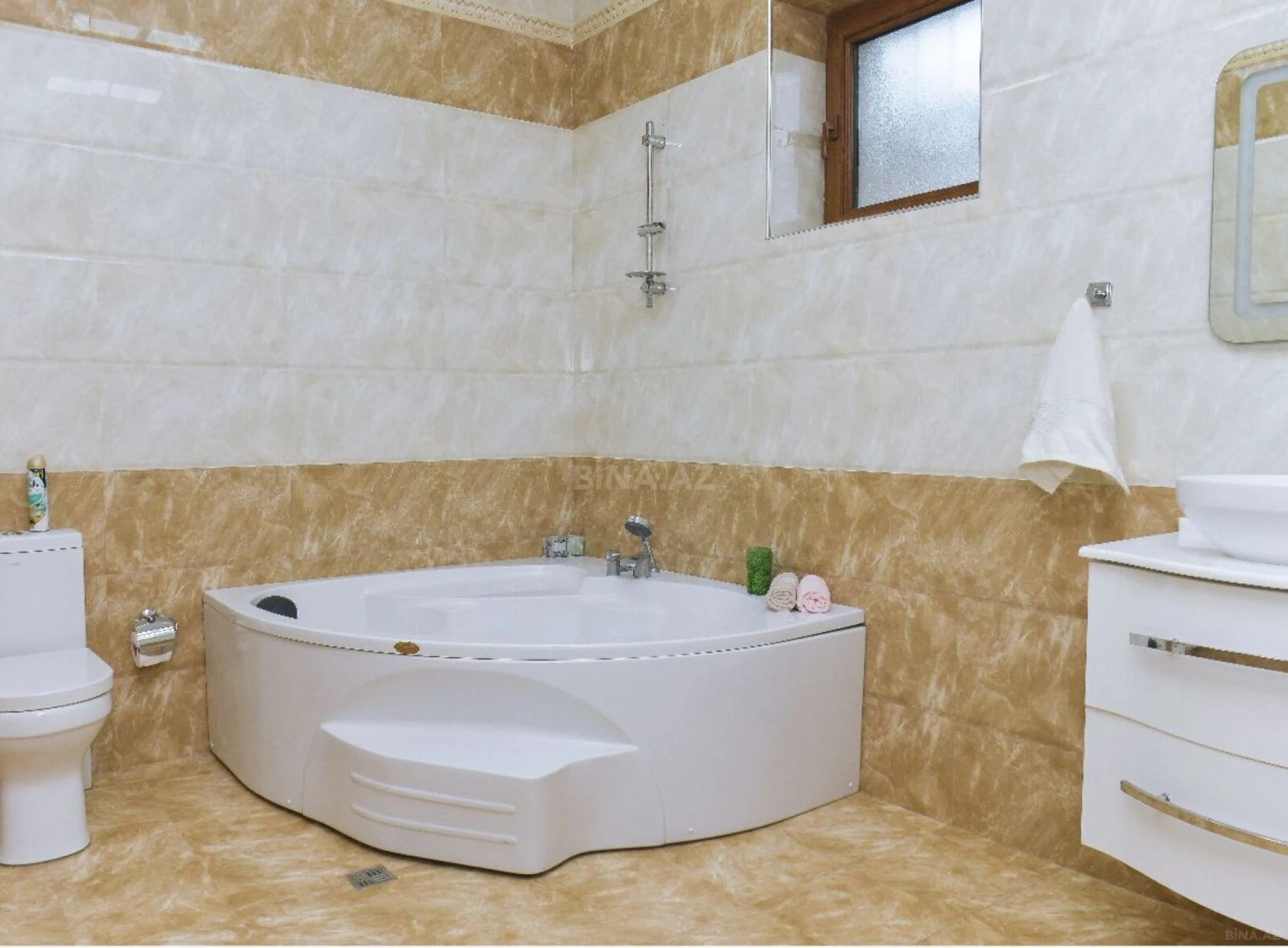 Kirayə verilir 5 otaqlı həyət evi 250 m²