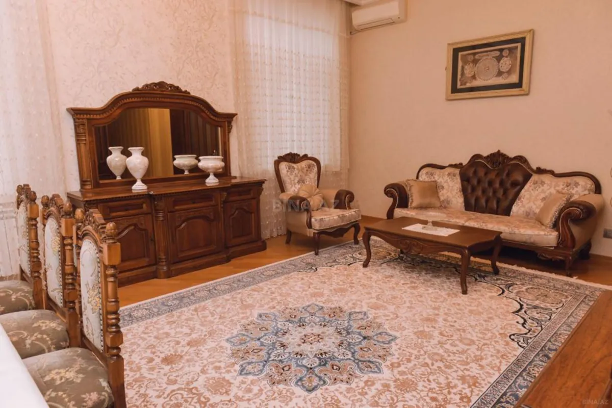 Kirayə verilir 5 otaqlı həyət evi 250 m²