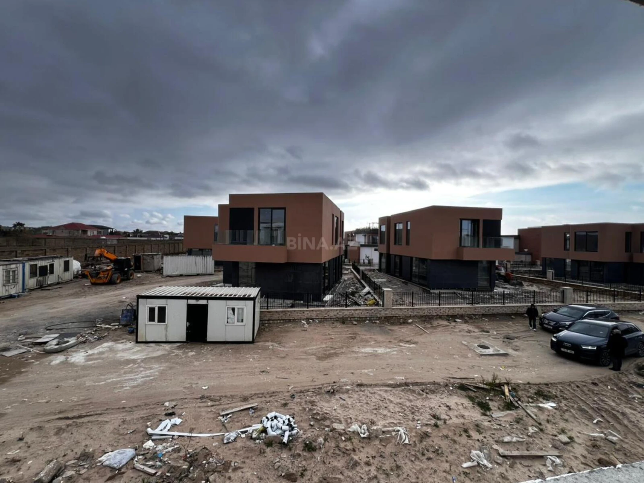 Satılır 6 otaqlı həyət evi 295 m²