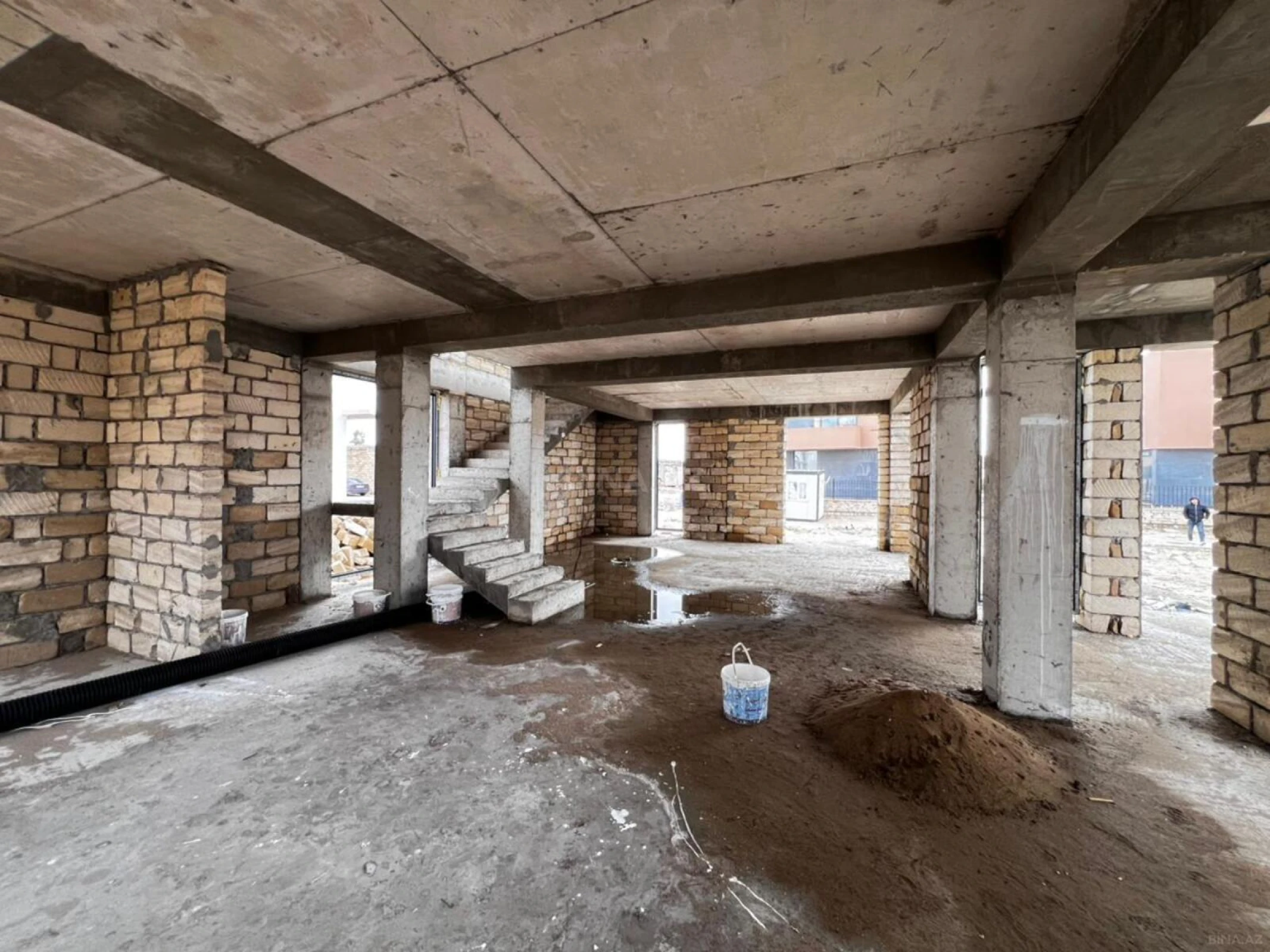 Satılır 6 otaqlı həyət evi 295 m²