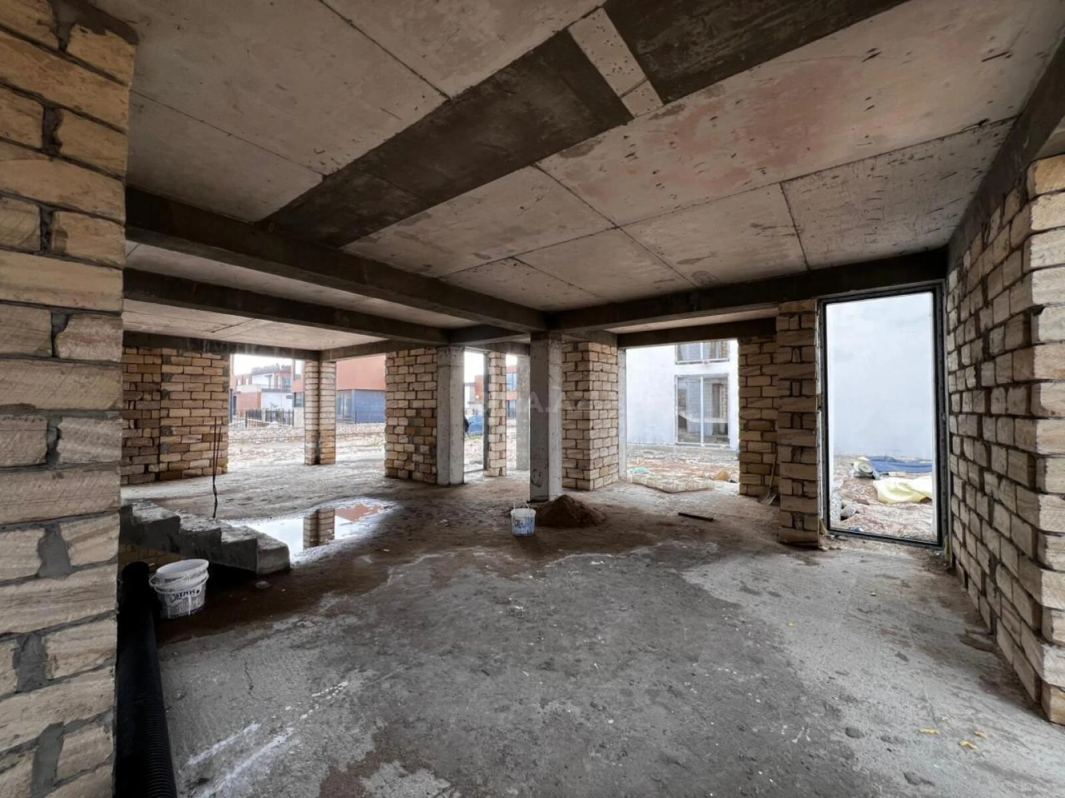 Satılır 6 otaqlı həyət evi 295 m²