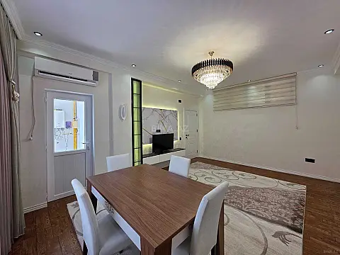 Satılır 2 otaqlı mənzil 70 m²