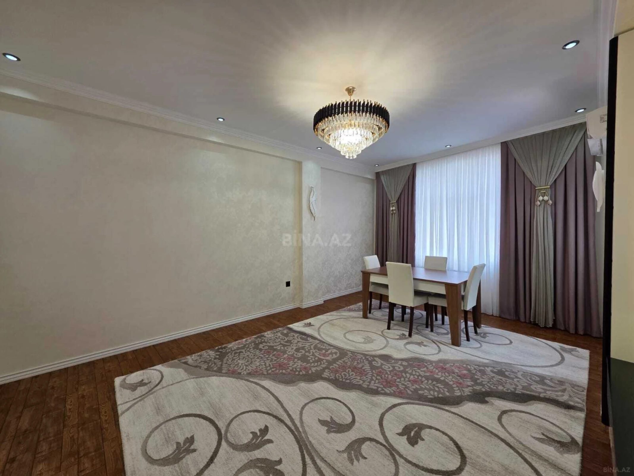Satılır 2 otaqlı mənzil 70 m²