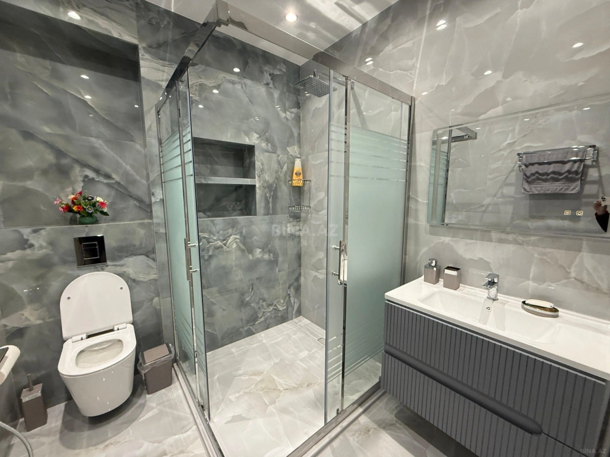 Kirayə verilir 3 otaqlı mənzil 105 m²