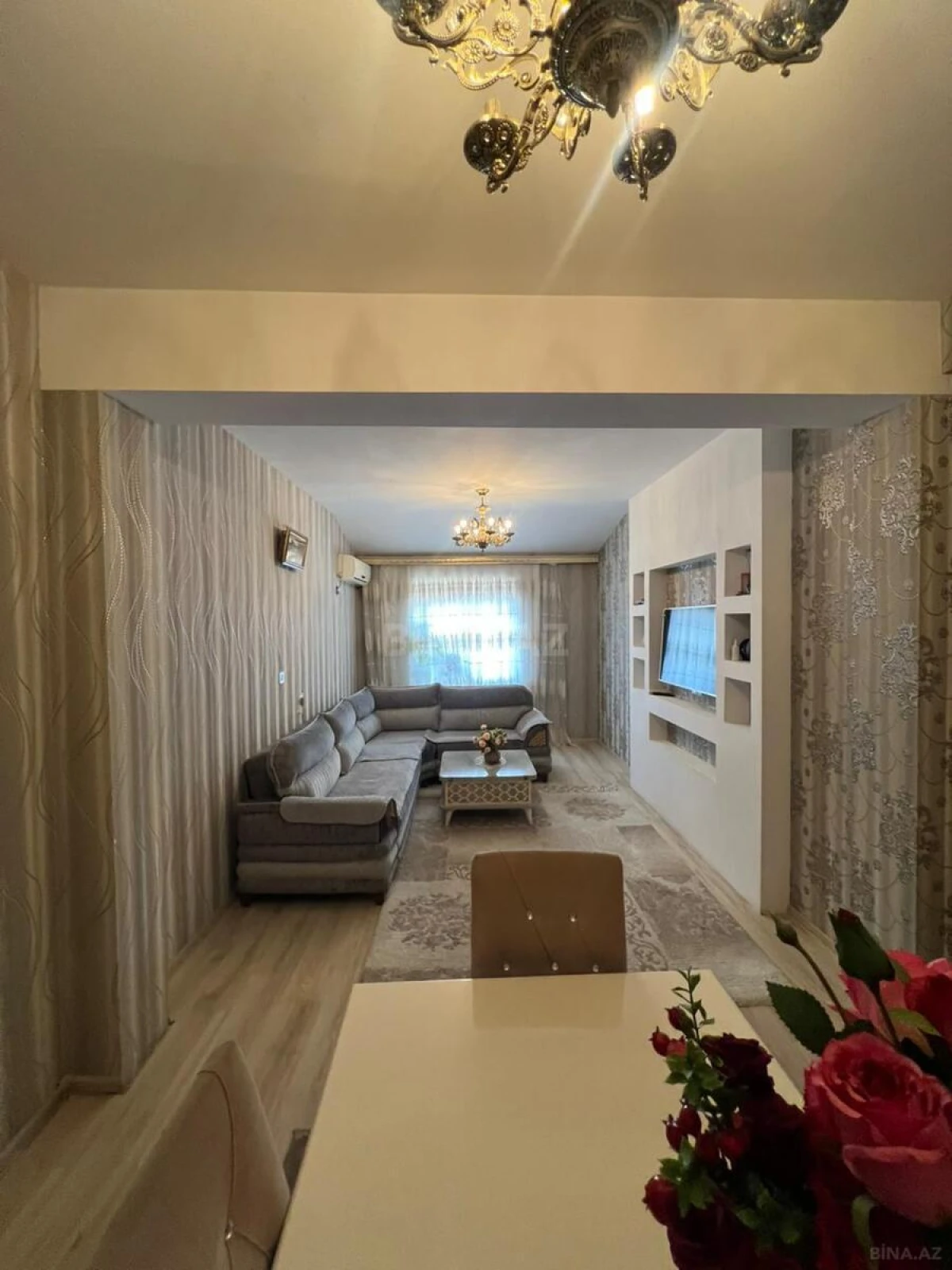 Satılır 2 otaqlı mənzil 72 m²