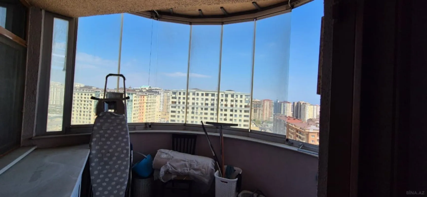 Satılır 4 otaqlı mənzil 190 m²