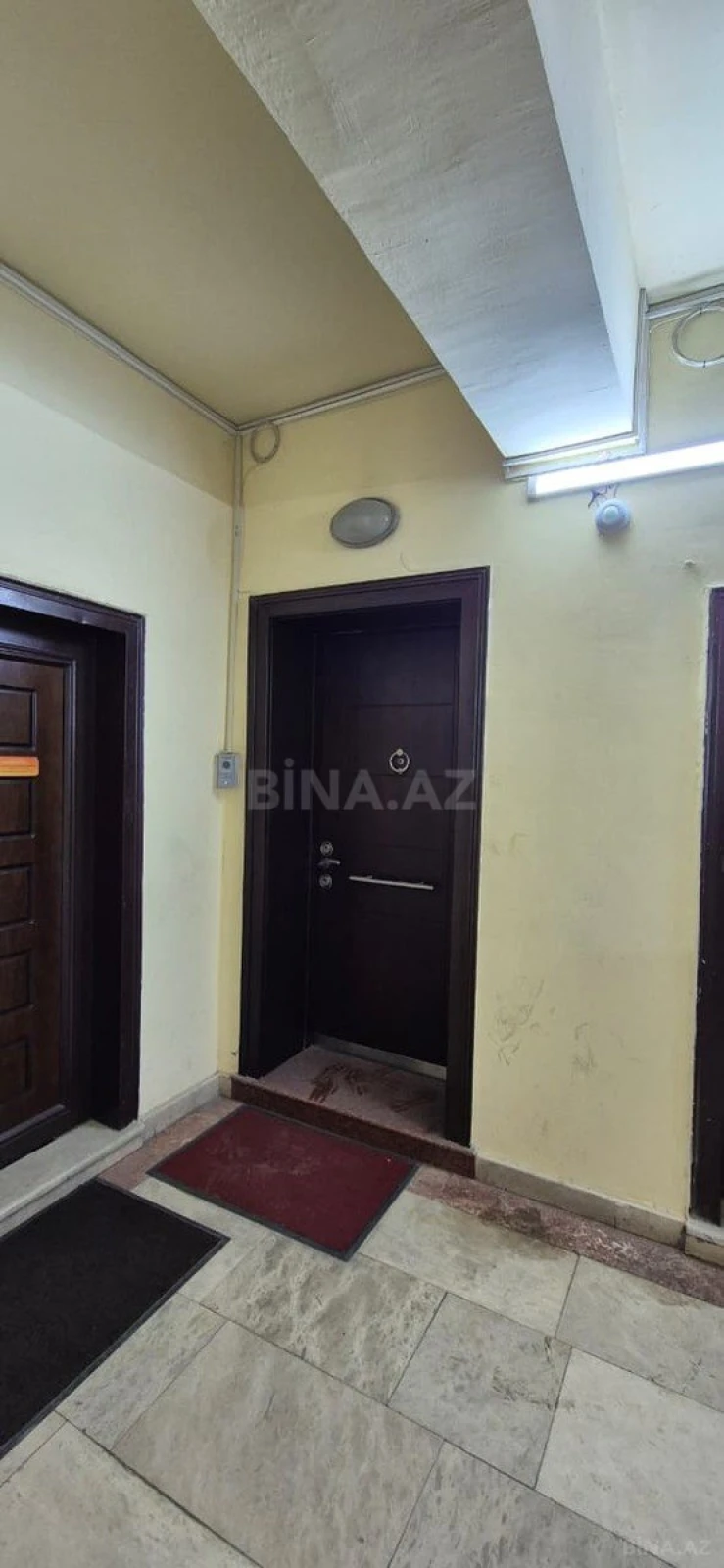 Satılır 4 otaqlı mənzil 190 m²