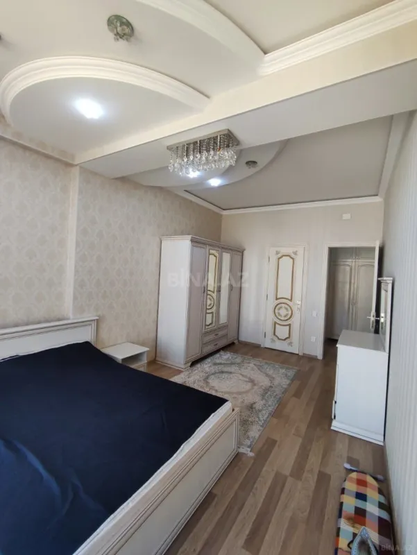 Kirayə verilir 2 otaqlı mənzil 120 m²