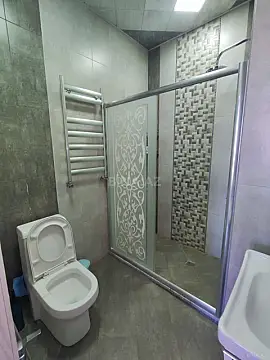 Kirayə verilir 2 otaqlı mənzil 120 m²