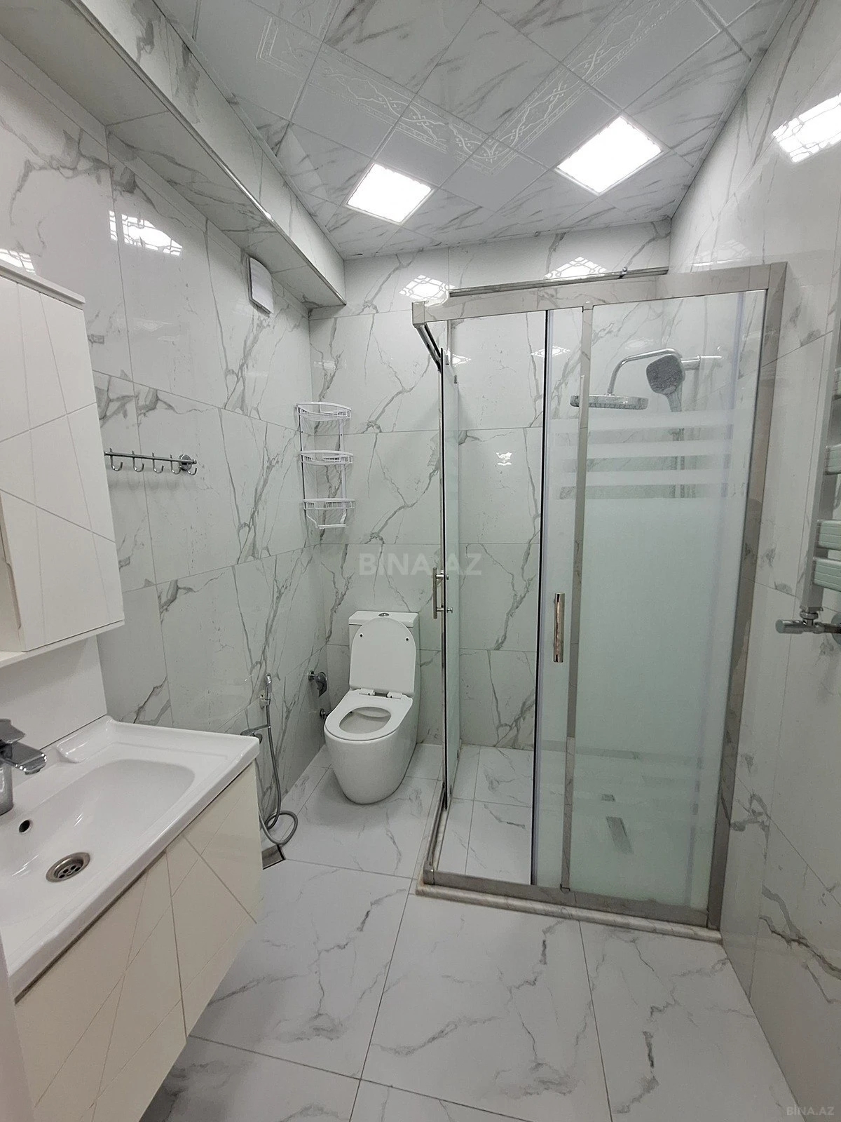 Kirayə verilir 2 otaqlı mənzil 90 m²