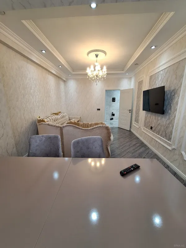 Kirayə verilir 2 otaqlı mənzil 90 m²