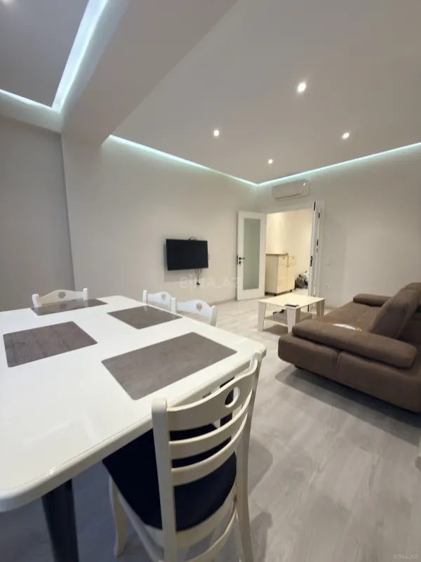 Kirayə verilir 2 otaqlı mənzil 100 m²