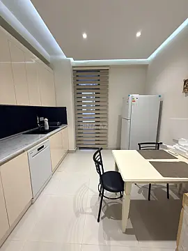 Kirayə verilir 2 otaqlı mənzil 100 m²